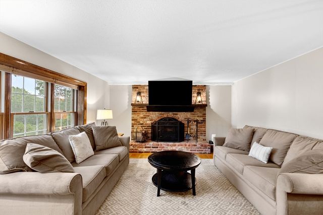 31 Cooke Road, Plymouth, MA 02360