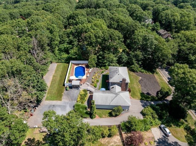 31 Cooke Road, Plymouth, MA 02360