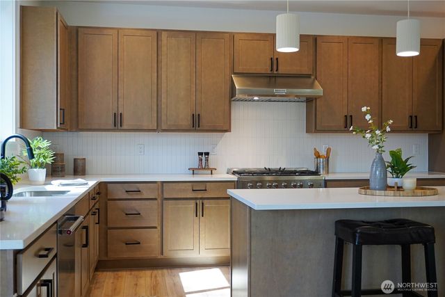 10675 SE 170th Place, Renton, WA 98055