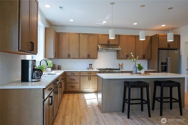 10675 SE 170th Place, Renton, WA 98055