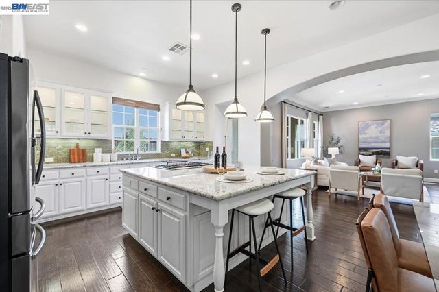 5194 Bengali St, Danville, CA 94506