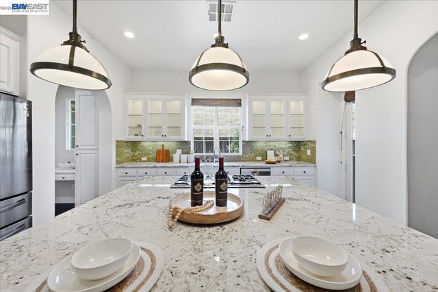 5194 Bengali St, Danville, CA 94506