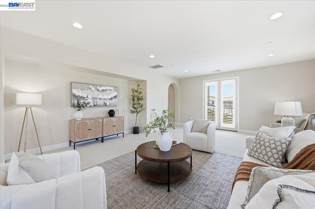 5194 Bengali St, Danville, CA 94506