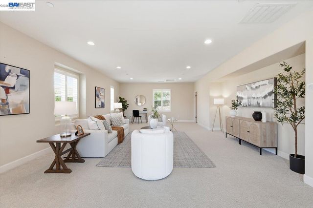 5194 Bengali St, Danville, CA 94506