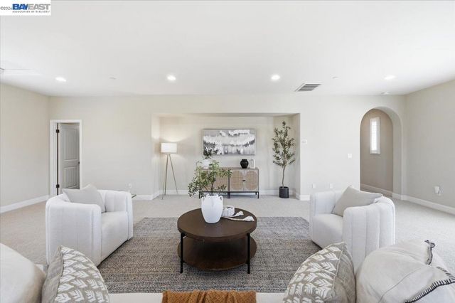 5194 Bengali St, Danville, CA 94506