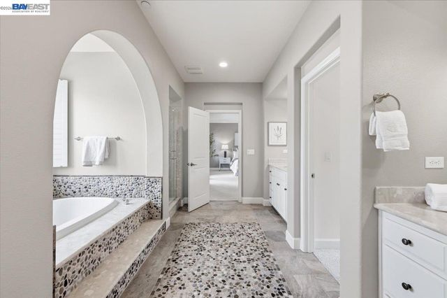 5194 Bengali St, Danville, CA 94506