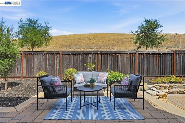 5194 Bengali St, Danville, CA 94506