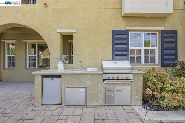 5194 Bengali St, Danville, CA 94506