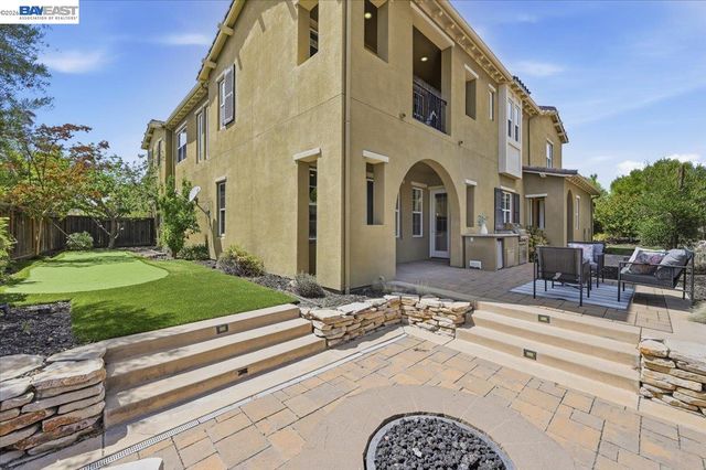 5194 Bengali St, Danville, CA 94506