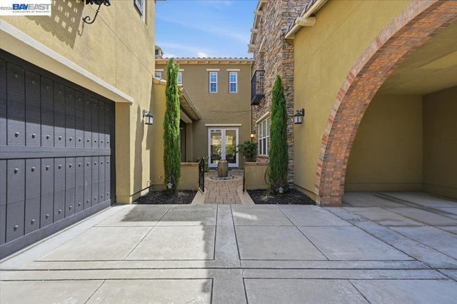 5194 Bengali St, Danville, CA 94506