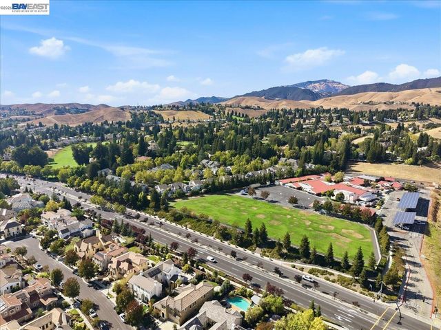 5194 Bengali St, Danville, CA 94506