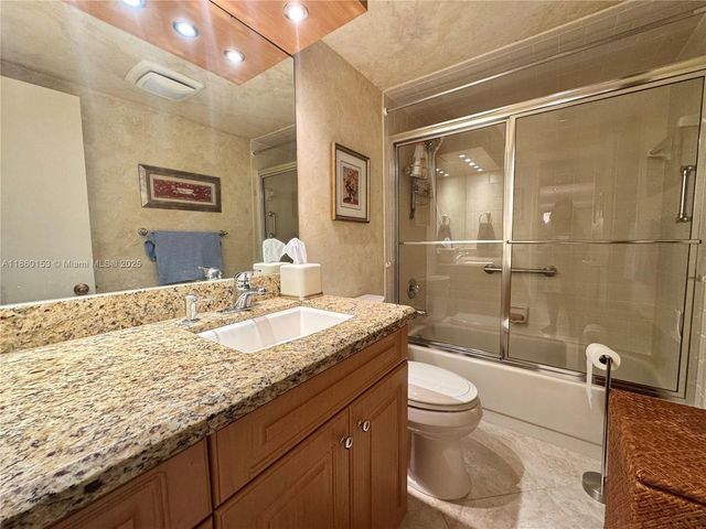 200 SE 5th Ave 106, Dania Beach, FL 33004