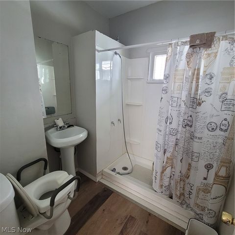 5910 Pilsen Avenue, Cleveland, OH 44102