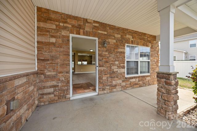 108 Sand Spur Drive, Mooresville, NC 28117