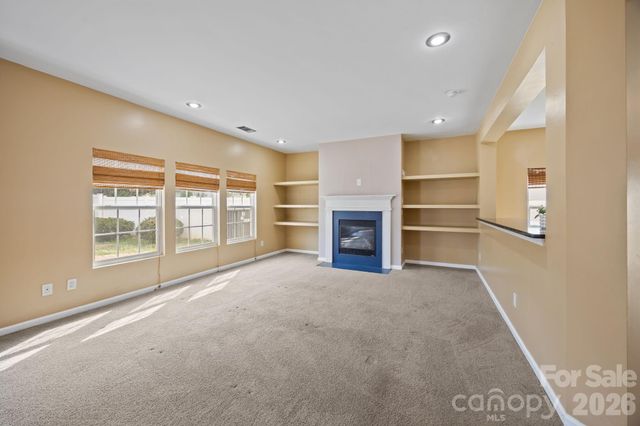 108 Sand Spur Drive, Mooresville, NC 28117