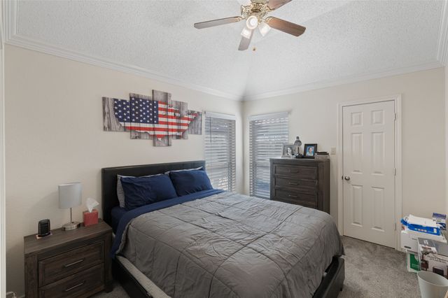 1141 Meadow Park Lane, Grand Prairie, TX 75052