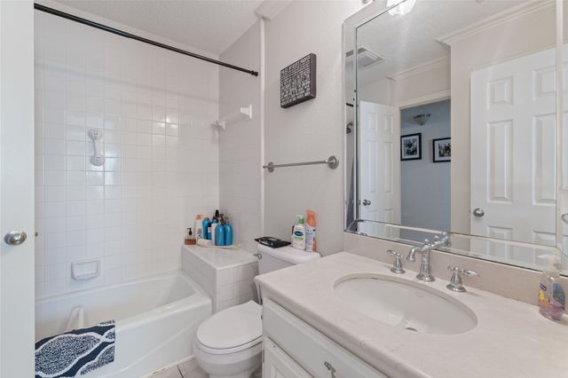 1141 Meadow Park Lane, Grand Prairie, TX 75052