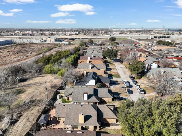 1141 Meadow Park Lane, Grand Prairie, TX 75052