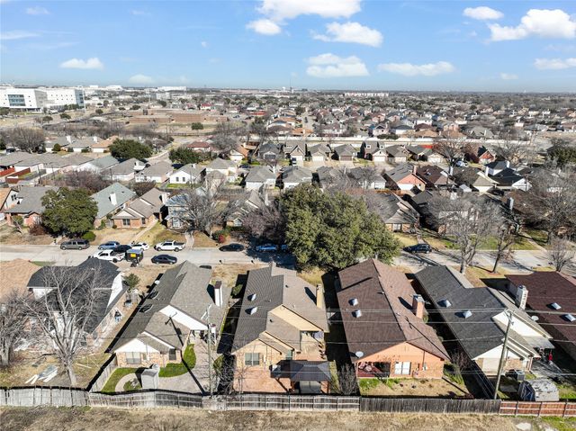 1141 Meadow Park Lane, Grand Prairie, TX 75052