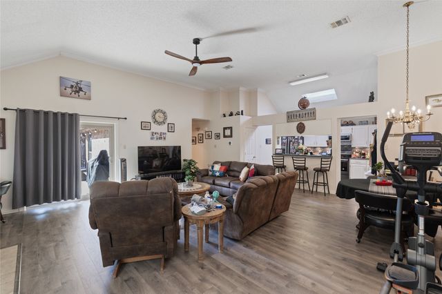 1141 Meadow Park Lane, Grand Prairie, TX 75052