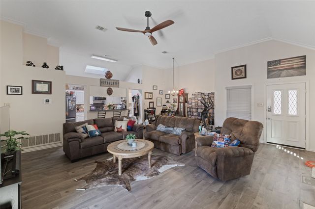 1141 Meadow Park Lane, Grand Prairie, TX 75052
