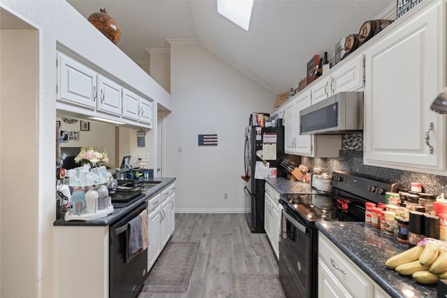1141 Meadow Park Lane, Grand Prairie, TX 75052