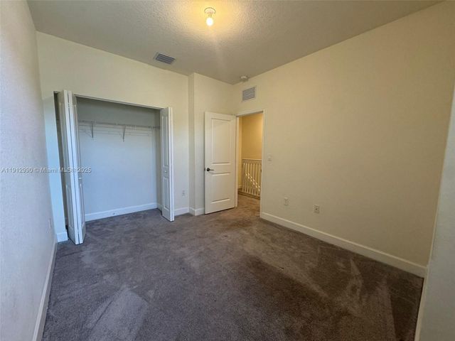 11325 W 34th Way, Hialeah, FL 33018