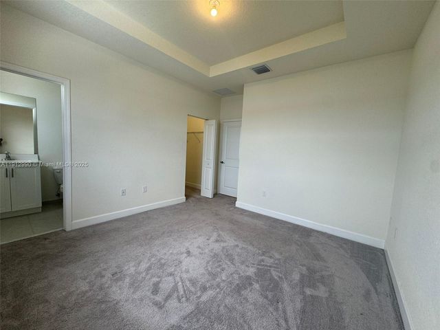 11325 W 34th Way, Hialeah, FL 33018