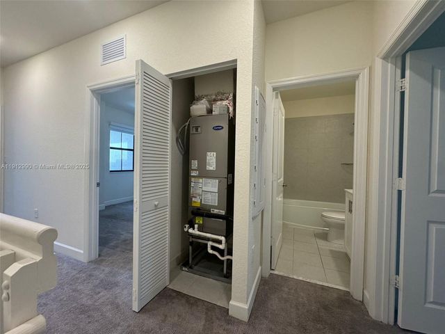 11325 W 34th Way, Hialeah, FL 33018