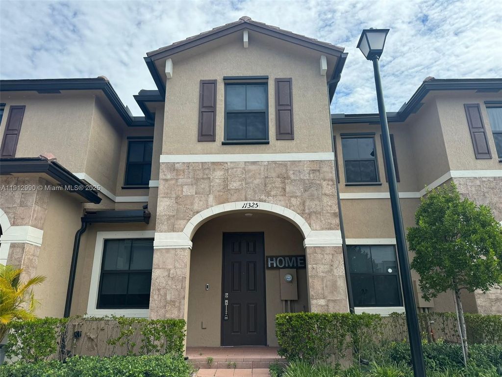 11325 W 34th Way, Hialeah, FL 33018