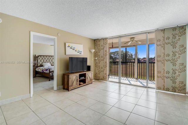 3671 Environ Blvd 368, Lauderhill, FL 33319