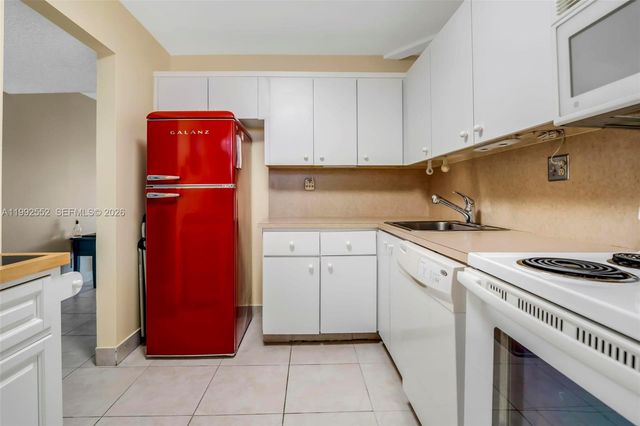 3671 Environ Blvd 368, Lauderhill, FL 33319