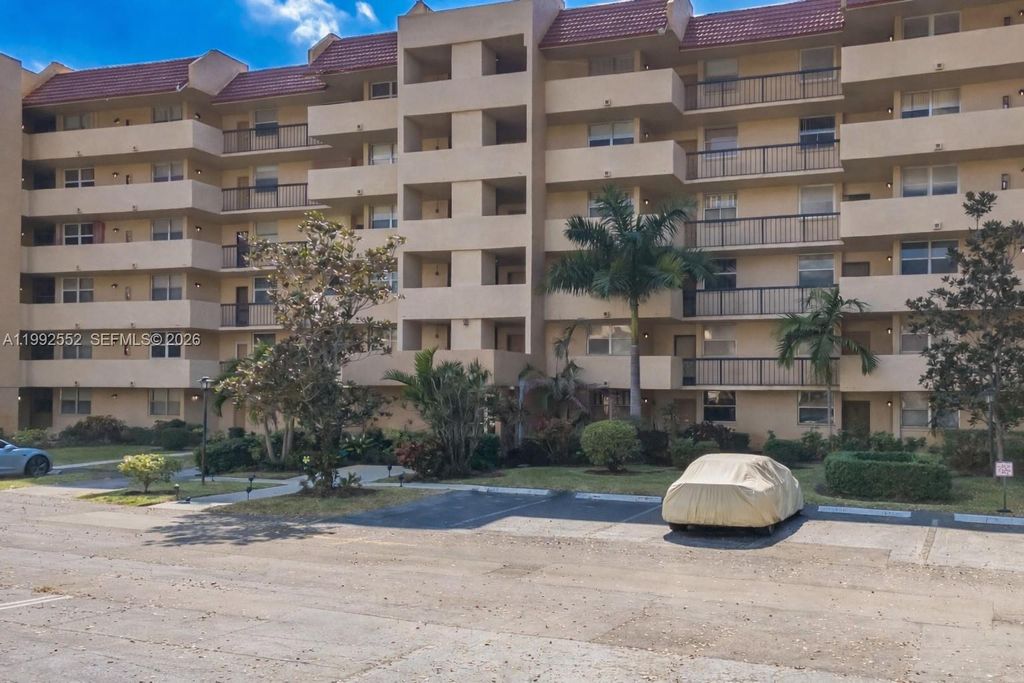 3671 Environ Blvd 368, Lauderhill, FL 33319