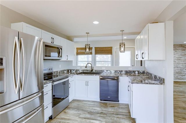 847 Lake Viking Terrace, Altamont, MO 64620