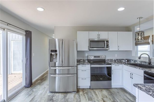 847 Lake Viking Terrace, Altamont, MO 64620