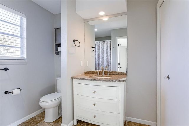 847 Lake Viking Terrace, Altamont, MO 64620