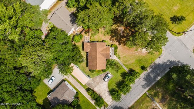 2014 Center Avenue, New Bern, NC 28560