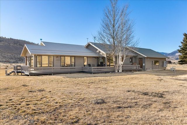 573 E River Rd, Emigrant, MT 59027