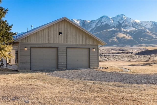 573 E River Rd, Emigrant, MT 59027