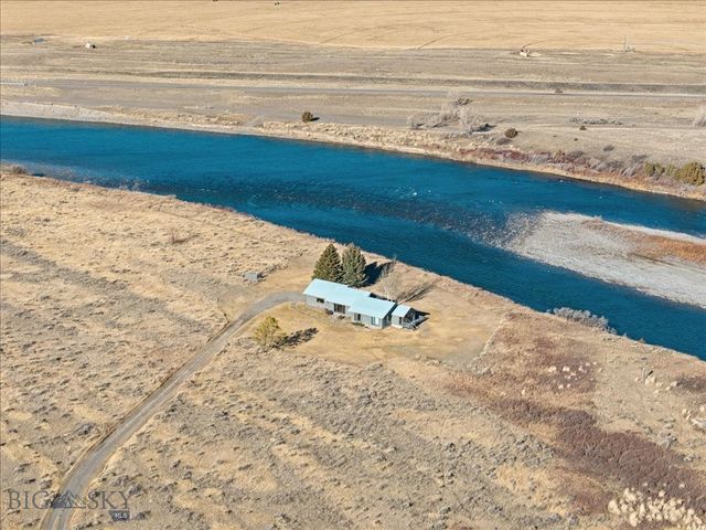 573 E River Rd, Emigrant, MT 59027