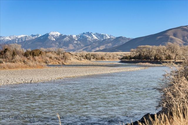 573 E River Rd, Emigrant, MT 59027