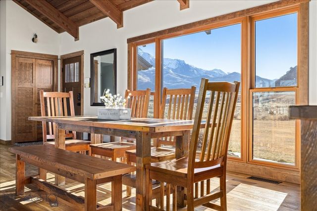 573 E River Rd, Emigrant, MT 59027