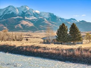 573 E River Rd, Emigrant, MT 59027