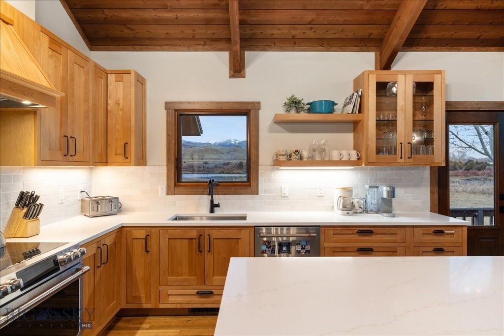 573 E River Rd, Emigrant, MT 59027 photo 12