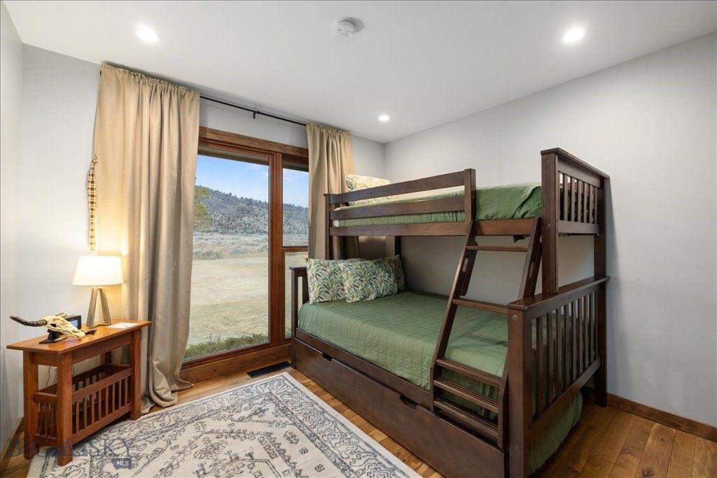 573 E River Rd, Emigrant, MT 59027 photo 21