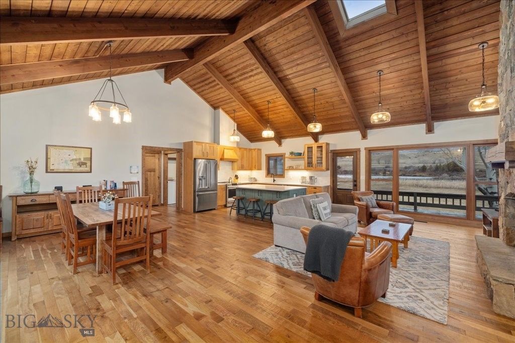 573 E River Rd, Emigrant, MT 59027 photo 8