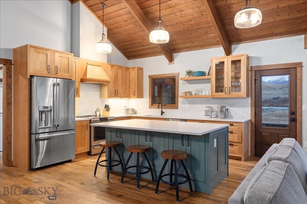 573 E River Rd, Emigrant, MT 59027 photo 9