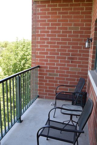 845 E 22nd Street 305, Lombard, IL 60148