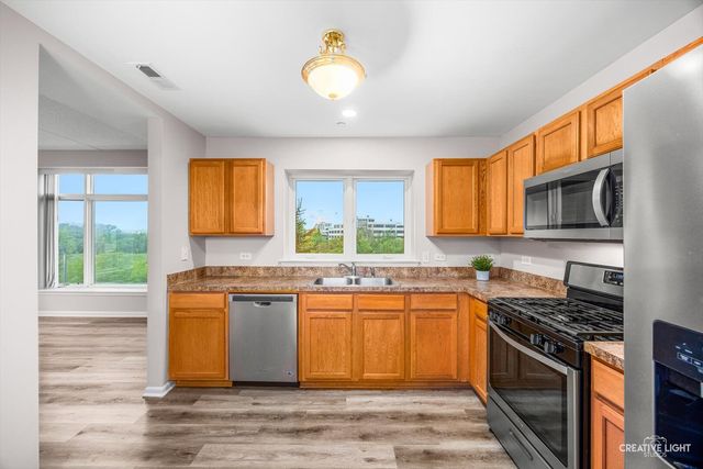 845 E 22nd Street 305, Lombard, IL 60148