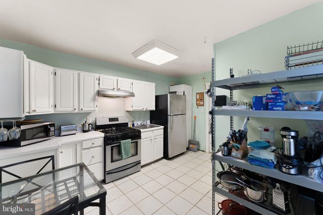 131 PEMBERTON ST, Philadelphia, PA 19147